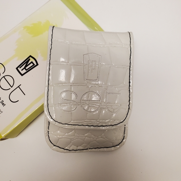 NEW NAPOLEON PERDIS PASSPORT BRUSH SET - Picture 3 of 6